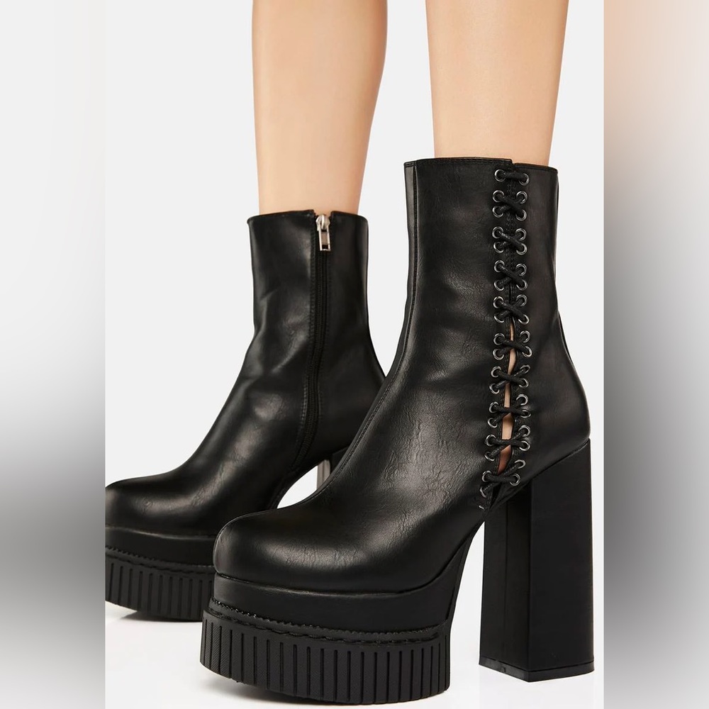 LAMODA Black Lace Up Side Platform Boots